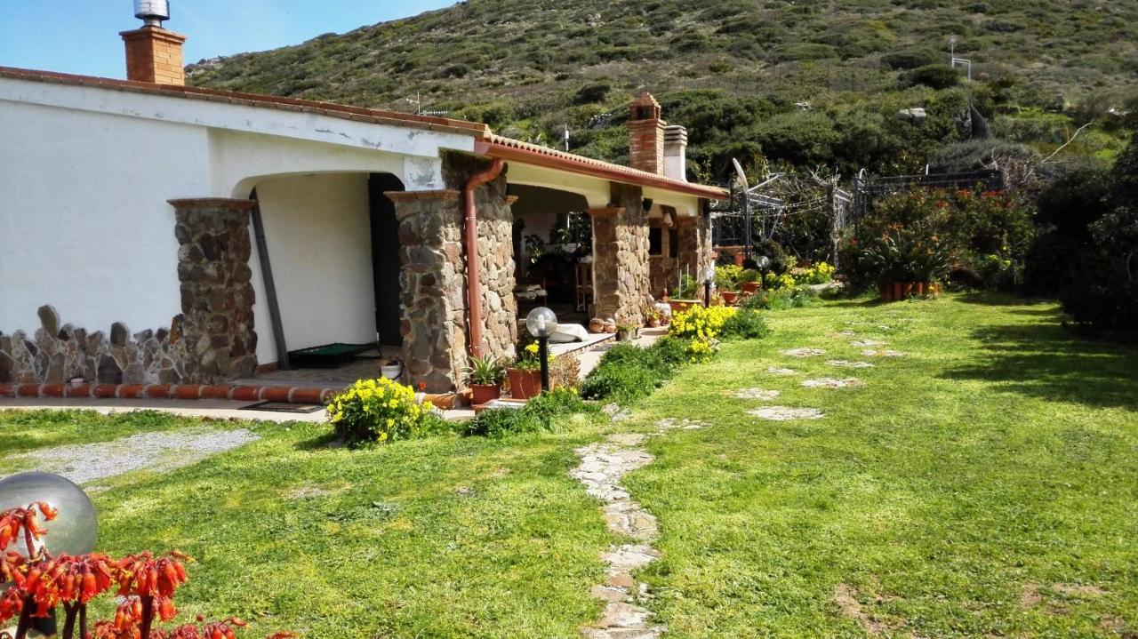 B&B Glamping Semaforo Capo Sperone SantʼAntìoco Zewnętrze zdjęcie